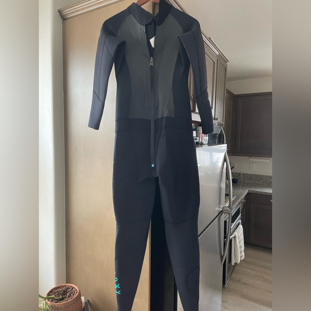 Women’s Roxy wetsuit